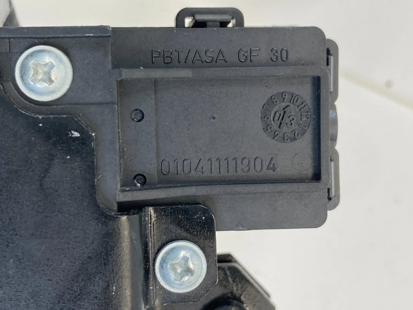 04-11 VOLVO S40 SEDAN TRUNK LATCH RELEASE DECK LID LOCK ACTUATOR 4N51-F442A66-BL