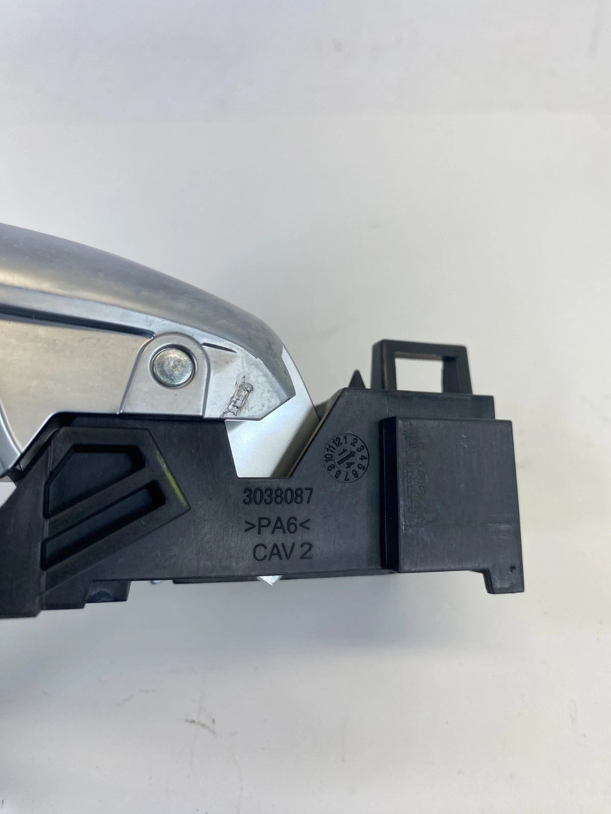 2015-2017 Chrysler 200 Rear Right Side Interior Inner Door Handle 3038087 OEM