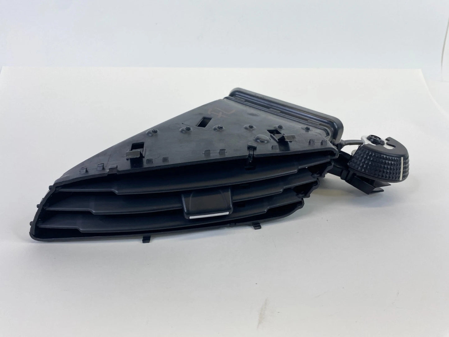 2013-2019 Ford Escape Center Dash Left Side A/C Air Vent Grille Duct Assy OEM