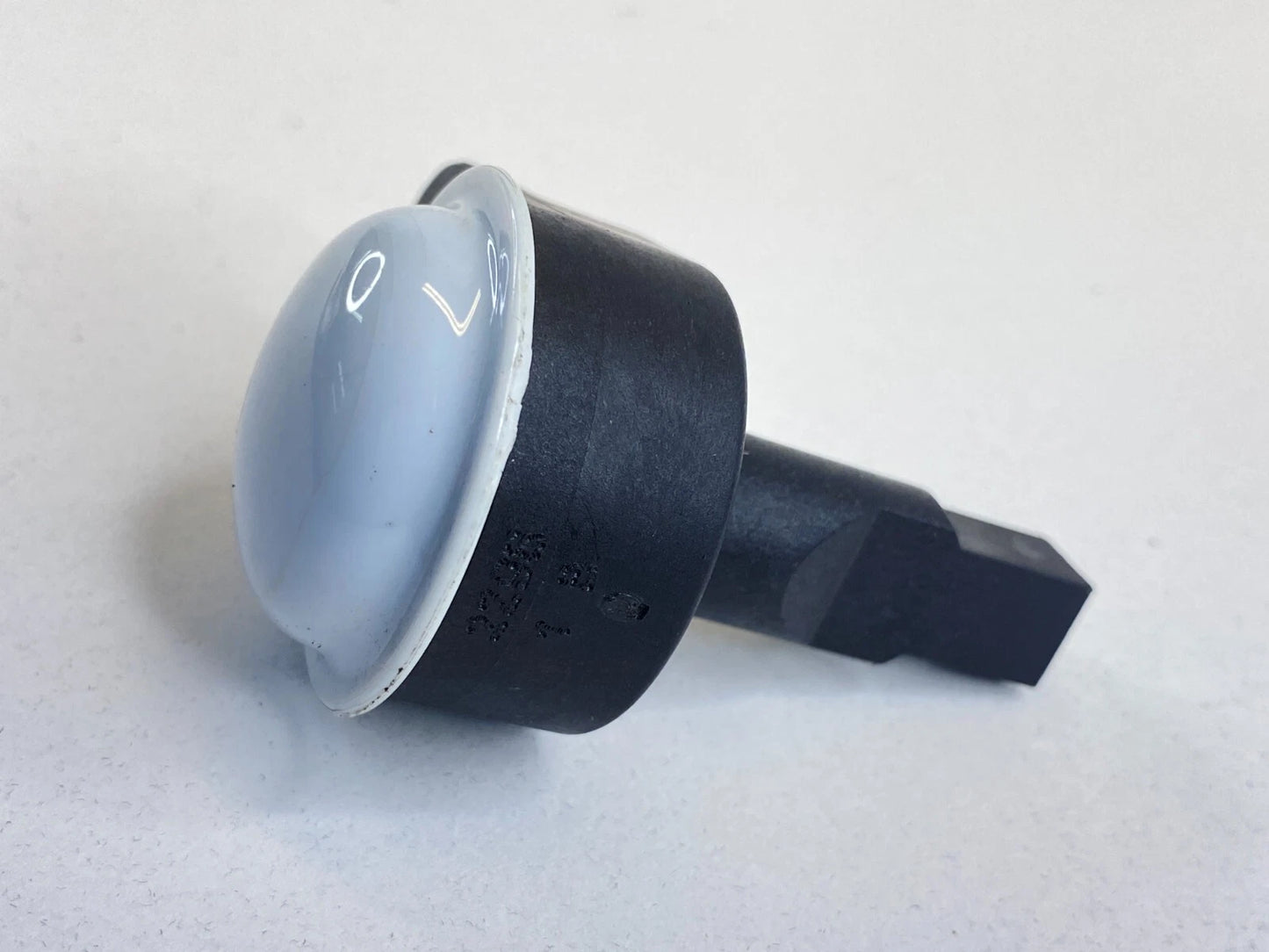 2005-2010 05-10 JEEP CHEROKEE FRONT UNDER DASH DASHBOARD COURTESY LIGHT LAMP