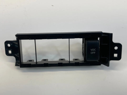 2006 2007 INFINITI M35 VDC OFF TRACTION CONTROL SWITCH BUTTON BEZEL TRIM OEM