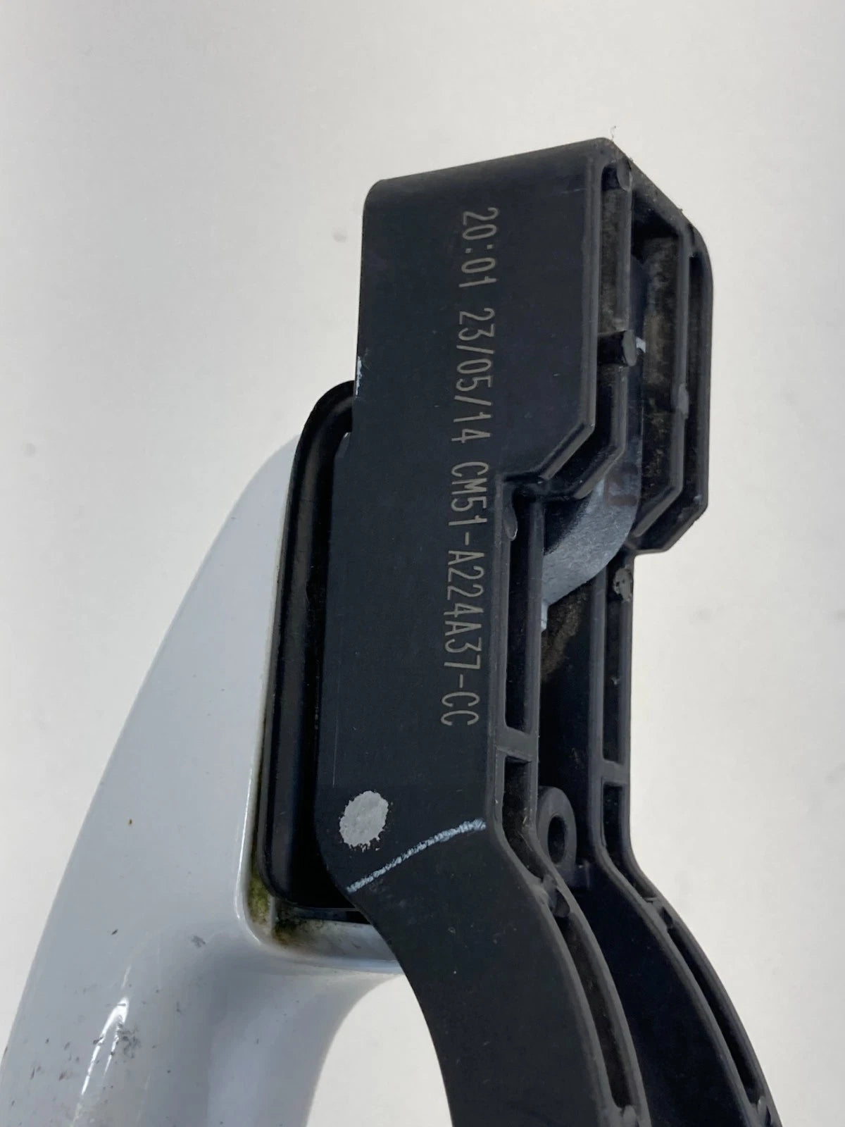 2013-2019 FORD ESCAPE REAR LEFT SIDE EXTERIOR DOOR HANDLE CM51-A224A37-CC OEM