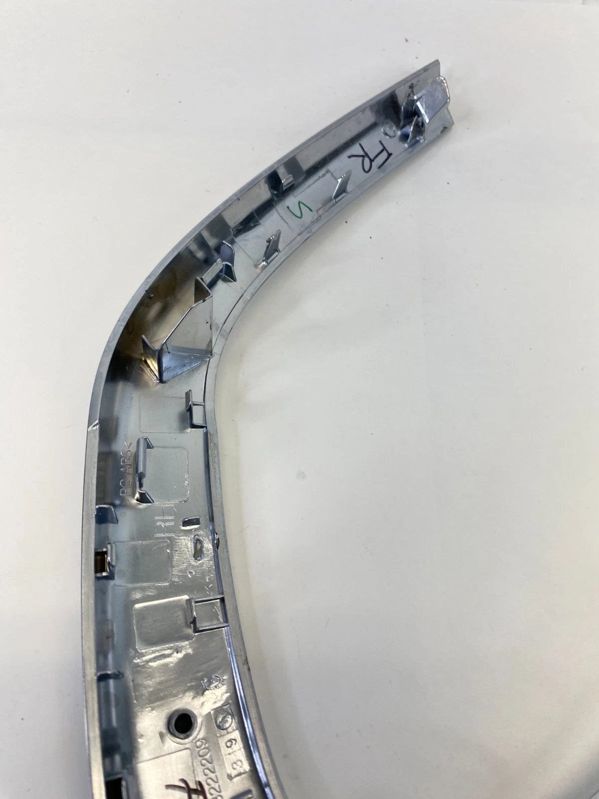 11-17 BUICK REGAL FRONT RIGHT SIDE INNER DOOR PULL HANDLE COVER TRIM CHROME OEM