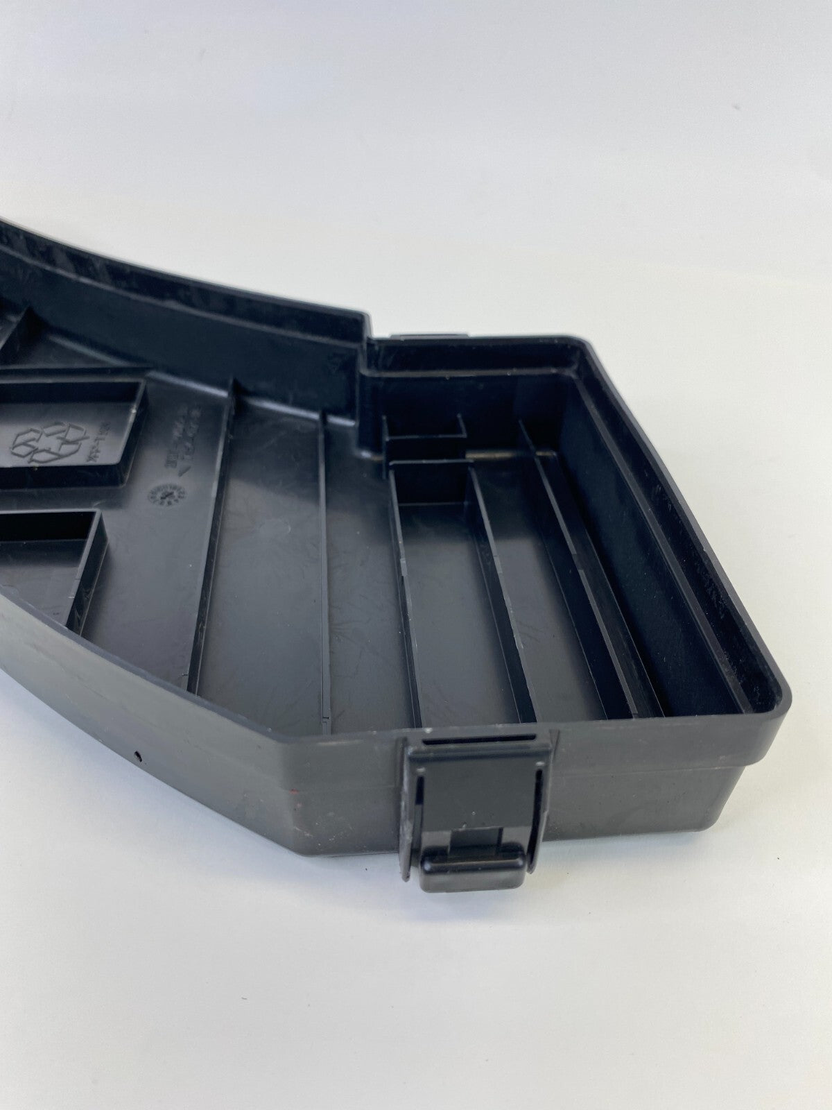 2003-2008 Jaguar S-type 3.0L RWD Rear Fuse Box Fusebox Cover Lid 2R8T-14A075-BB