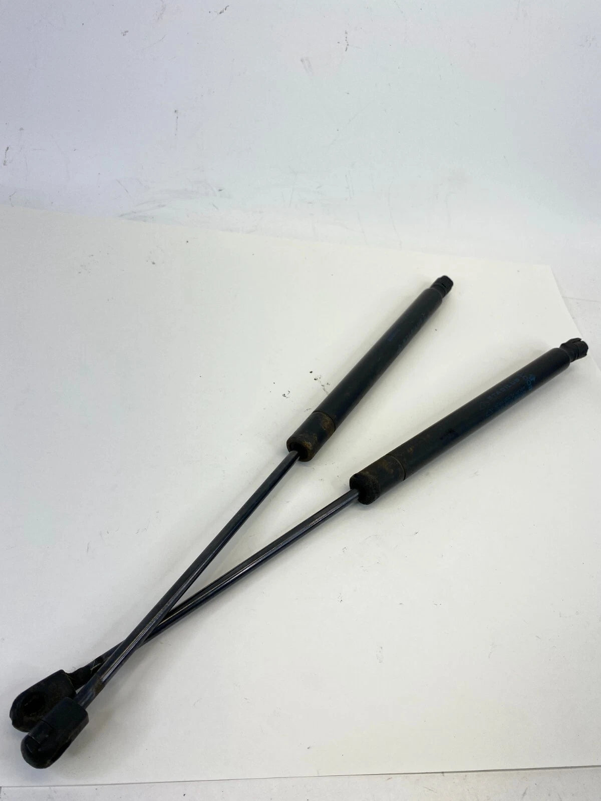 09-11 DODGE JOURNEY REAR LIFTGATE TRUNK HATCH LIFT CYLINDER SUPPORT 05178293AC