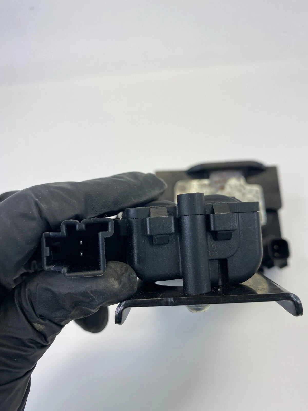 08-12 FORD ESCAPE 08-11 MARINER REAR TRUNK LID LOCK LATCH ACTUATOR RELEASE OEM