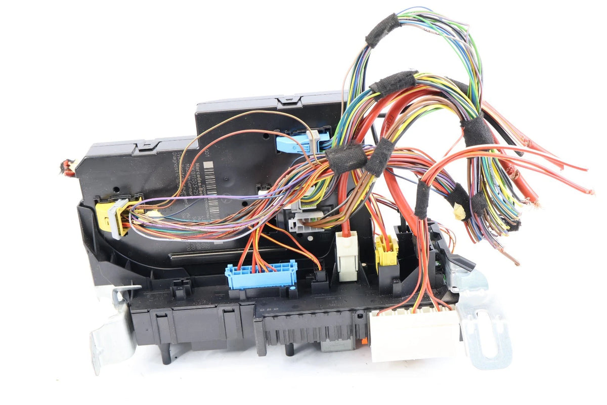 2010-2016 MERCEDES-BENZ E350 REAR FUSE BOX RELAY CONTROL MODULE 5DK01102325 OEM