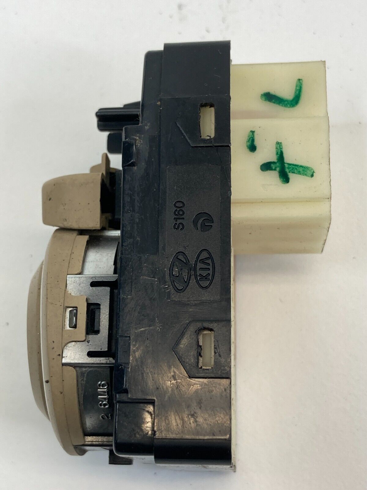 11-14 Hyundai Sonata Front Left Door Power Mirror Control Switch 202006586 OEM