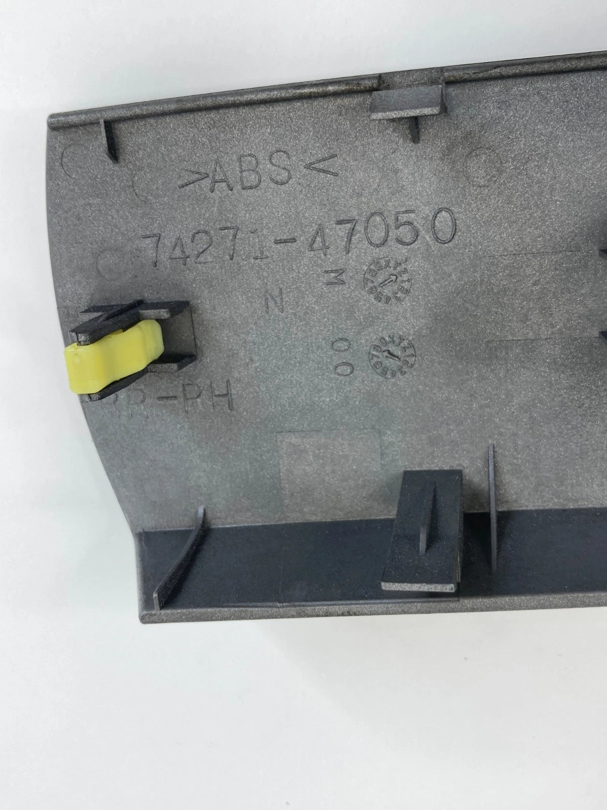 04-09 TOYOTA PRIUS REAR RIGHT DOOR WINDOW CONTROL SWITCH WITH BEZEL 74271-47050