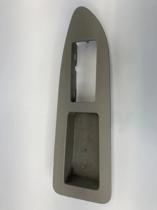 2005-2010 CHRYSLER 300 FRONT RIGHT SIDE DOOR WINDOW SWITCH BEZEL COVER TRIM OEM