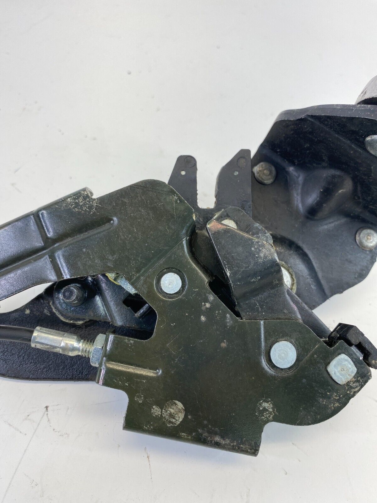 05 06 07 08 09 10 Honda Odyssey Rear Left Sliding Door Lower Roller Assy OEM