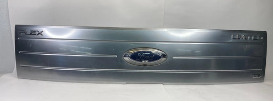 09-12 FORD FLEX TAILGATE LIFTGATE GARNISH MOLDING FINISH W/ CAMERA 8A83-74402A30