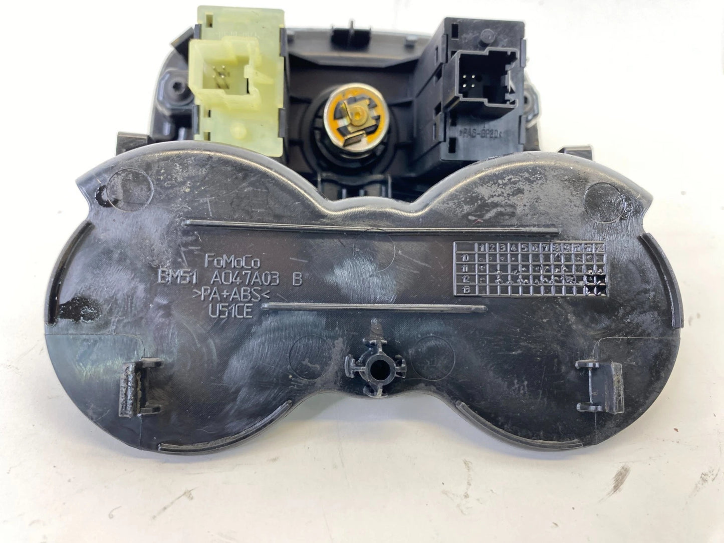 2012-2014 FORD FOCUS CENTER CONSOLE SEAT SWITCH & POWER OUTLET BM51-A047A03-B