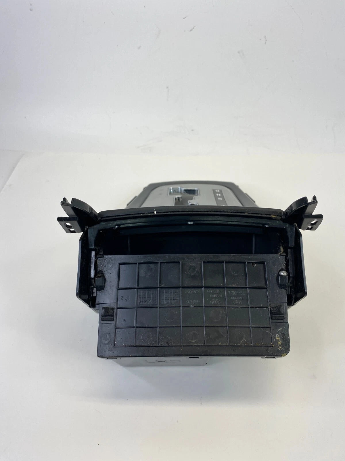 2011-2013 HYUNDAI ELANTRA AUTOMATIC SHIFTER TRIM BEZEL PANEL 84680-3X100 OEM