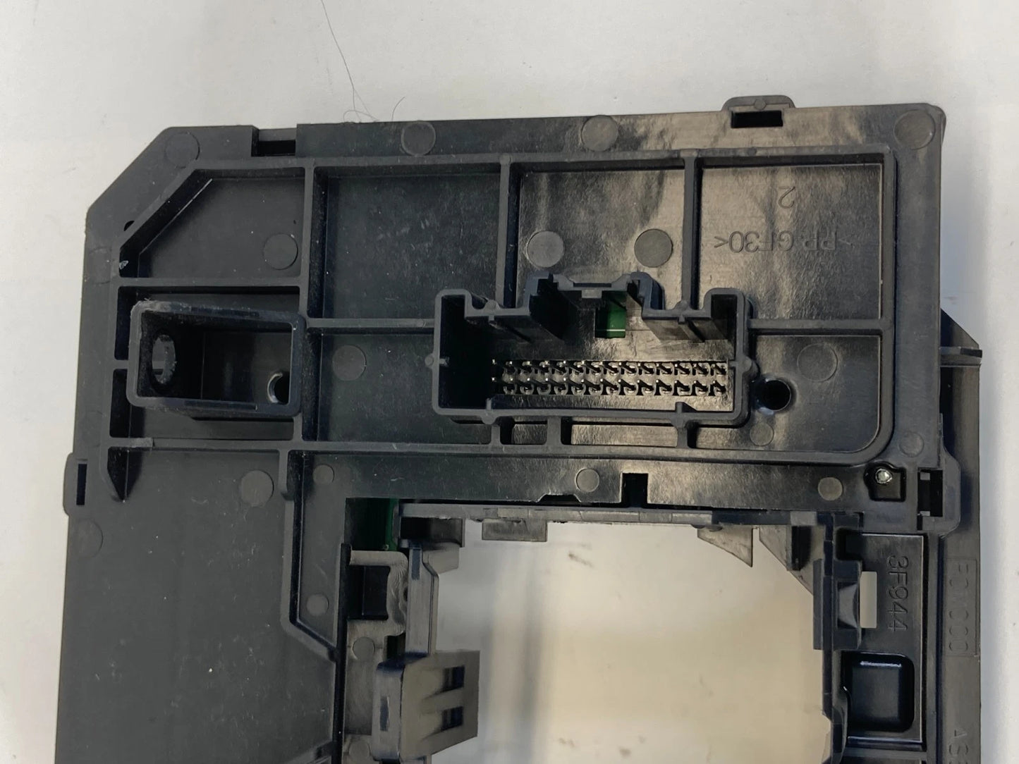 2013-2015 FORD TAURUS POLICE INTERCEPTOR SEDAN STEERING COLUMN HOUSING BRACKET