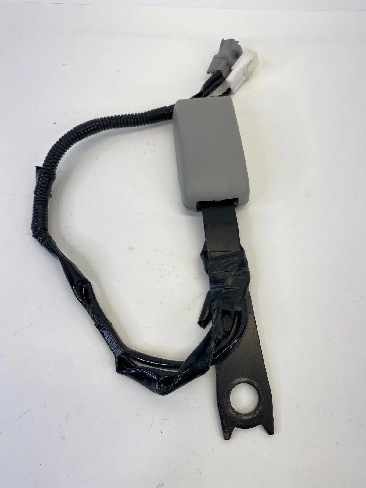 04-09 LEXUS RX330 RX350 FRONT RIGHT SIDE SEAT BELT BUCKLE ASSY GRAY E067902 OEM