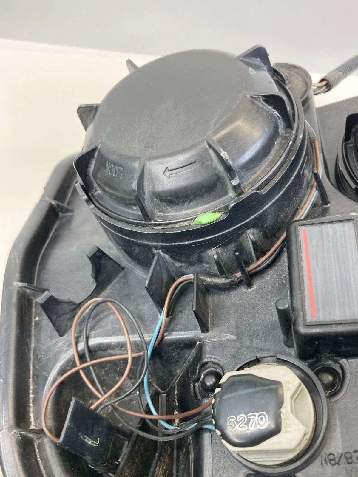2010-2015 GMC TERRAIN RIGHT PASSENGER SIDE HEADLIGHT HEAD LAMP HALOGEN ASSY OEM