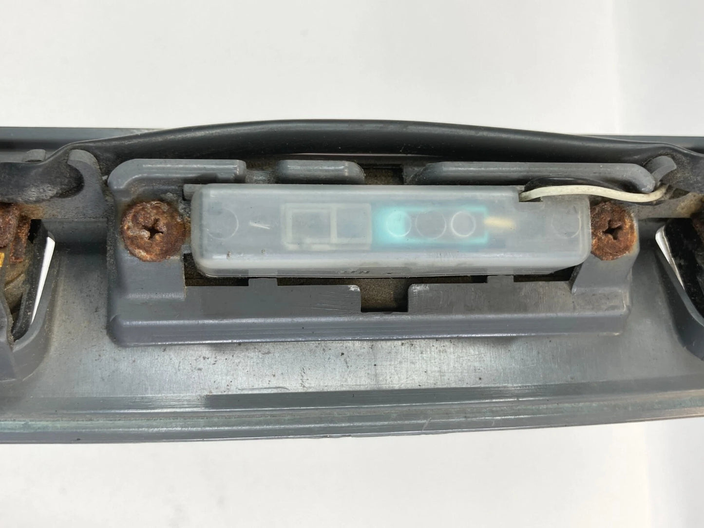 11-14 HYUNDAI SONATA SEDAN REAR TRUNK HATCH HANDLE HOUSING W/ LICENSE LIGHT OEM