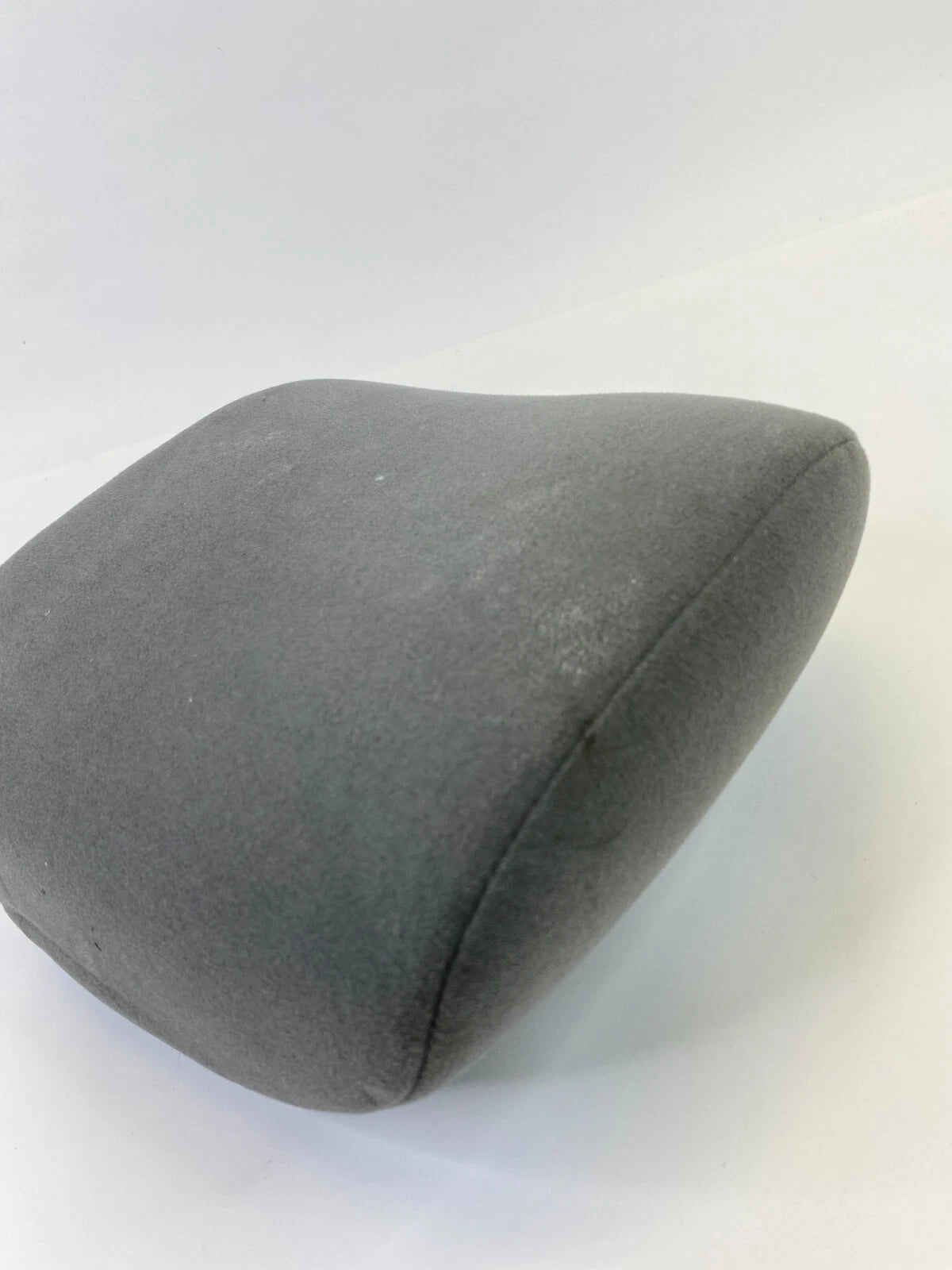 2010-2015 TOYOTA PRIUS FRONT LEFT DRIVER SIDE SEAT HEADREST HEAD REST GRAY OEM