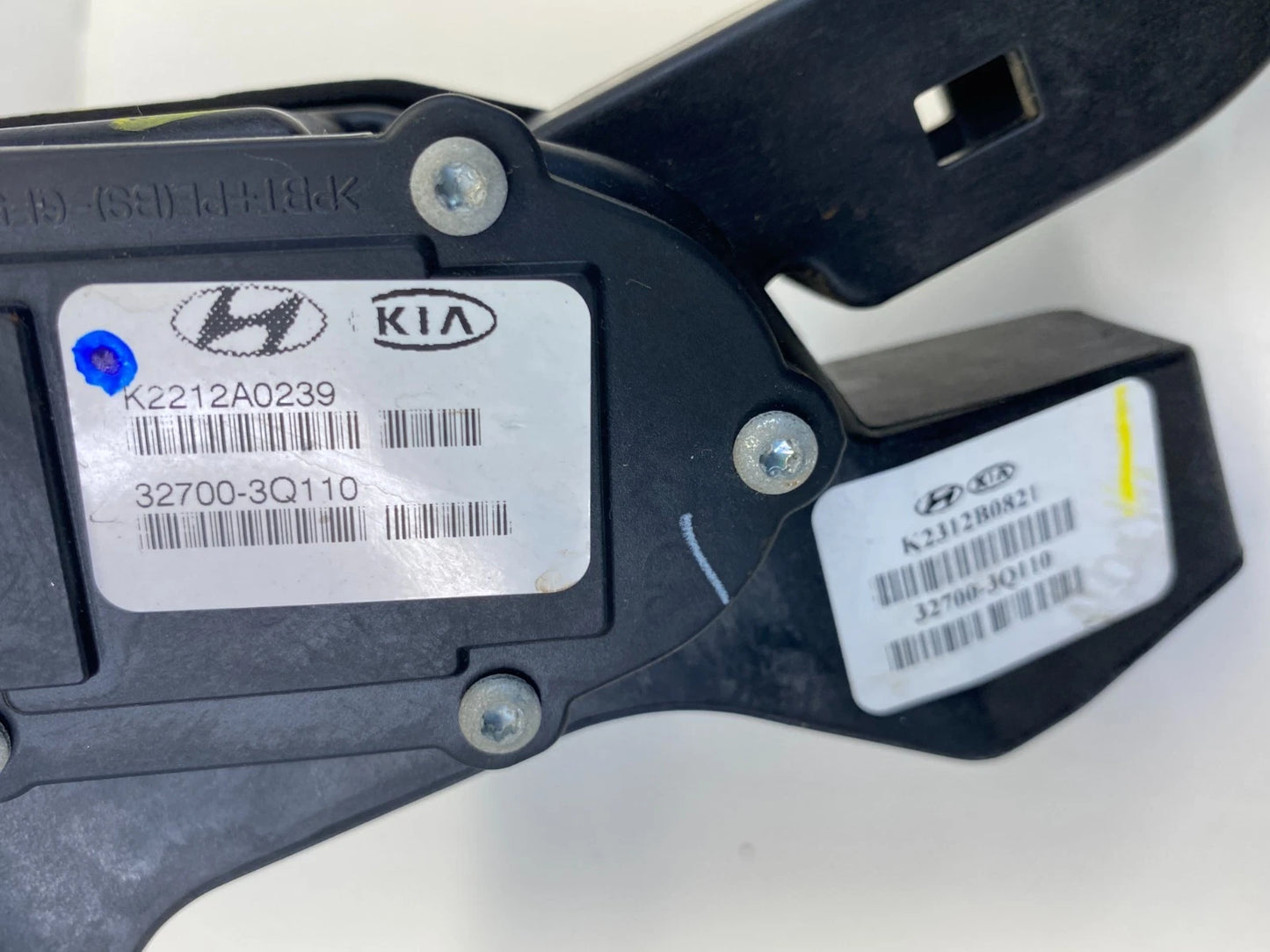 2011-2014 HYUNDAI SONATA GAS ACCELERATOR PEDAL SENSOR ASSEMBLY OEM 32700-3Q110