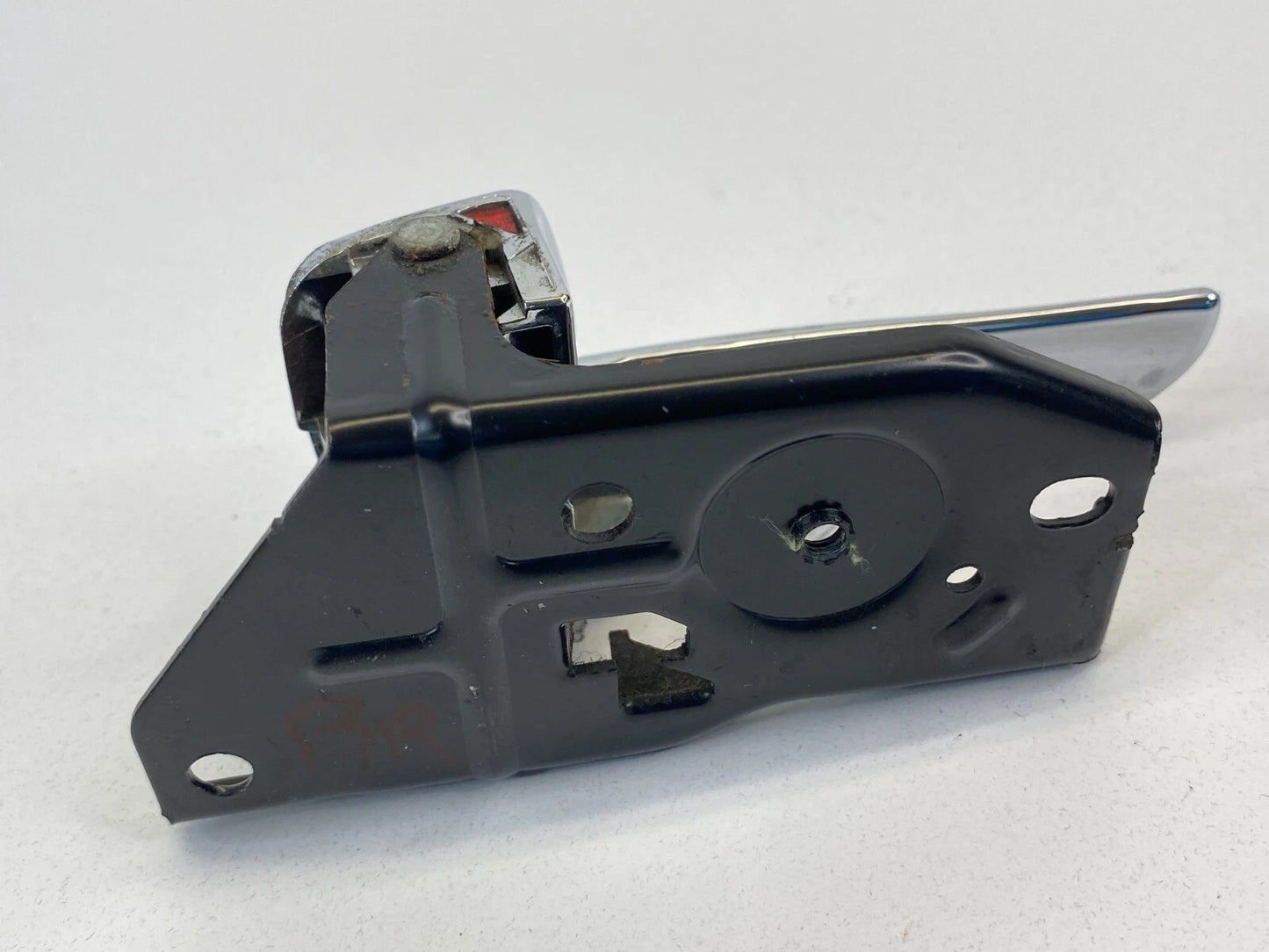 2002-2005 HYUNDAI SONATA REAR RIGHT PASSENGER SIDE INNER DOOR HANDLE ASSEMBLY