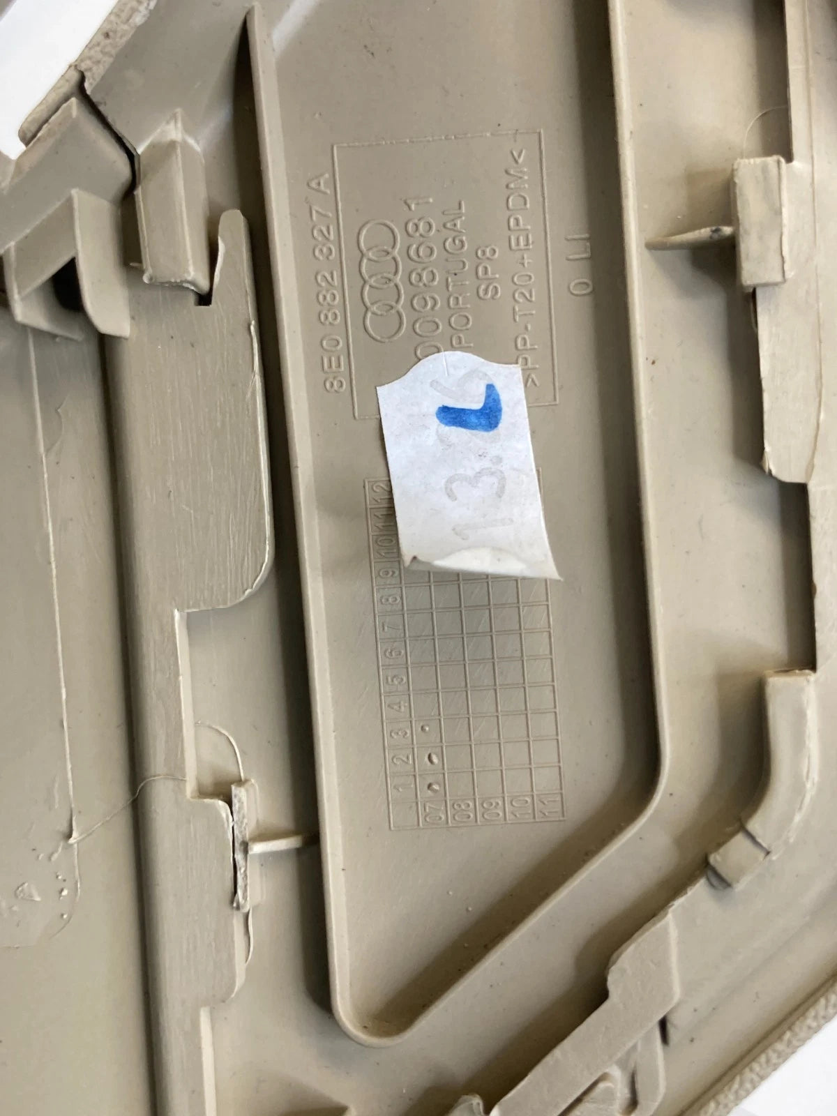 2005-2008 AUDI A4 QUATTRO FRONT LEFT SEAT LOWER SEAR BELT TRIM COVER PANEL OEM