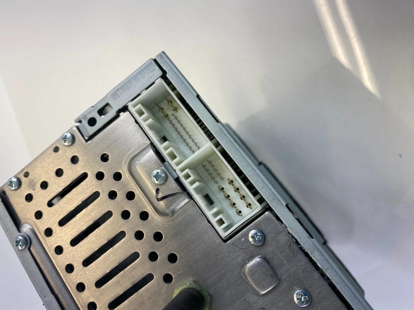 2011 HYUNDAI SONATA AM/FM XM RADIO CD PLAYER RECEIVER UNIT 96180-3Q000 OEM