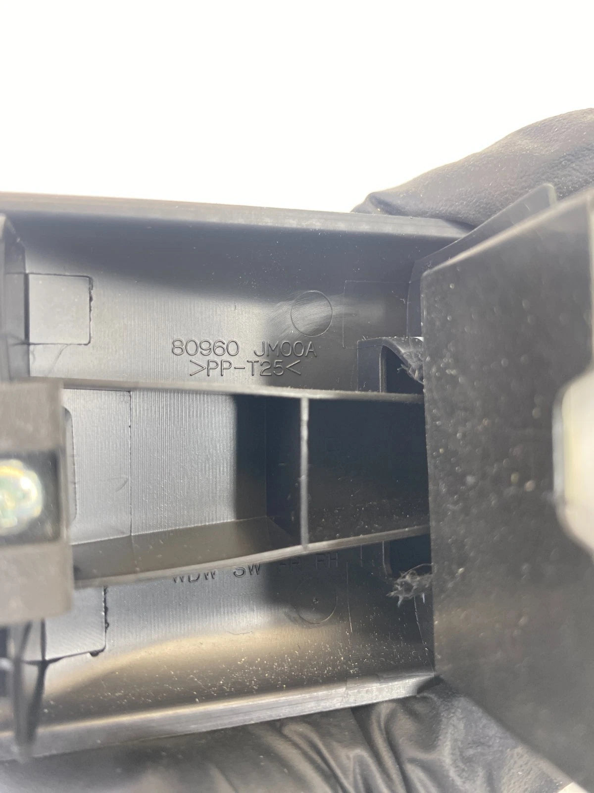 08-13 Nissan Rogue Front Right Side Door Power Window w/Lock Control 80960-JM00A