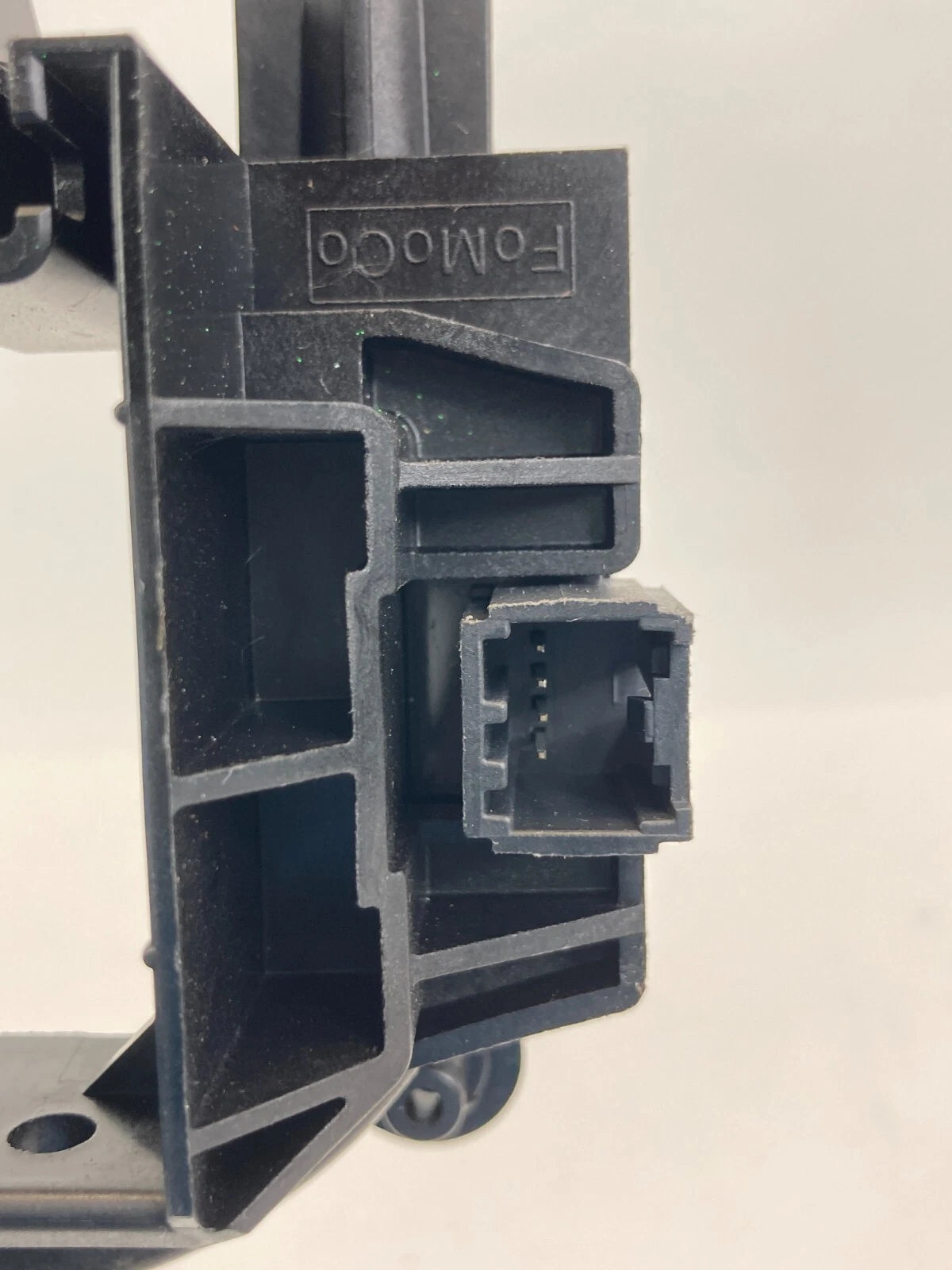 2010-2012 LINCOLN MKT STEERING COLUMN SWITCH HOUSING COVER BE9T-14B522-BAW OEM