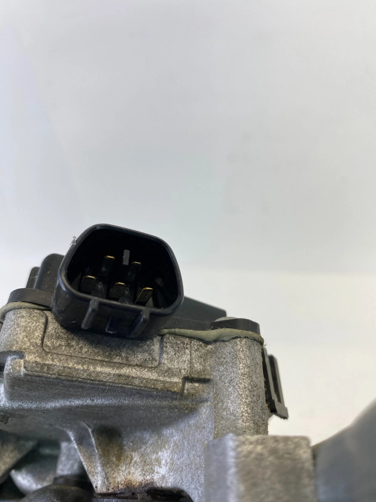 2013-2019 CADILLAC ATS WINDSHIELD WIPER MOTOR TRANSMISSION ASSY 20908672 OEM