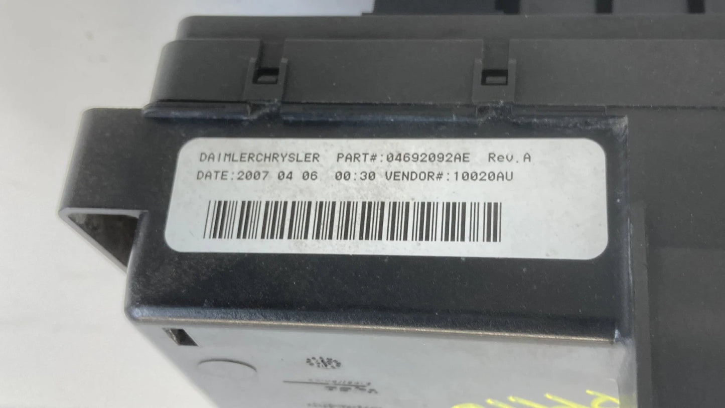 2007 2008 DODGE DAKOTA ENGINE FUSE BOX RELAY POWER MODULE 04692092AE OEM