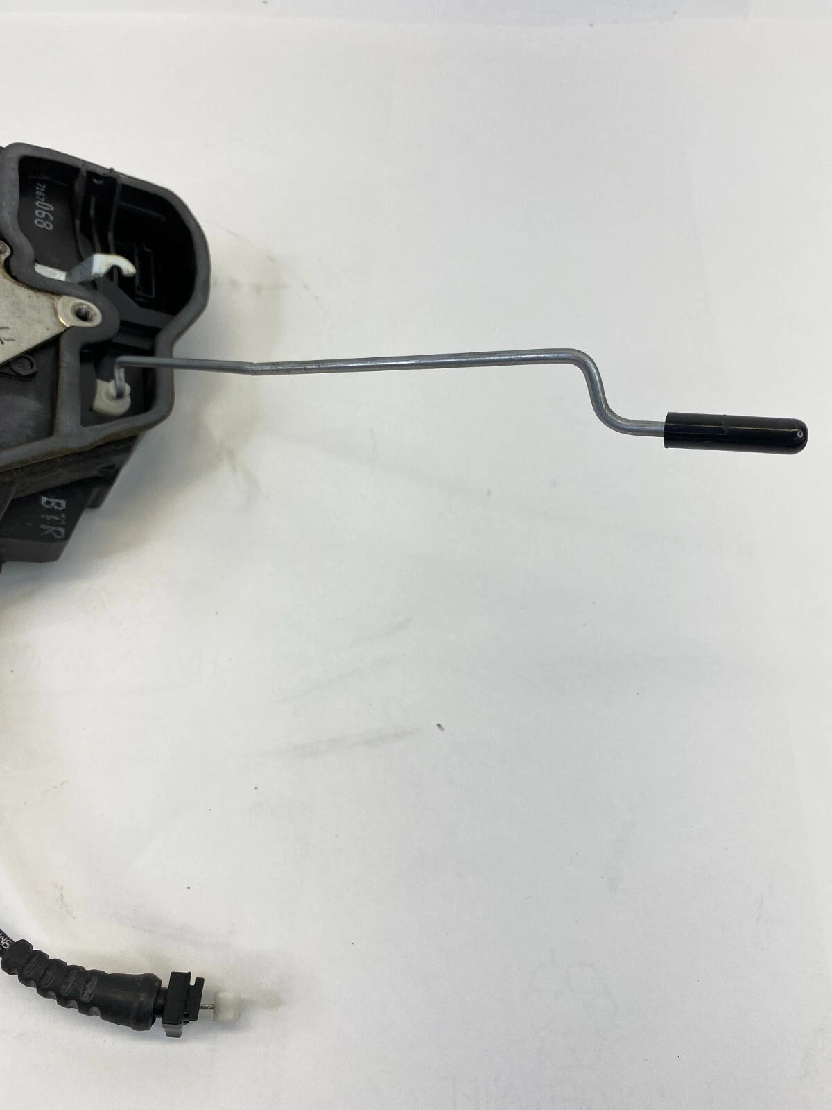 2004-2007 BMW 525I FRONT RIGHT PASSENGER SIDE DOOR LOCK LATCH ACTUATOR OEM