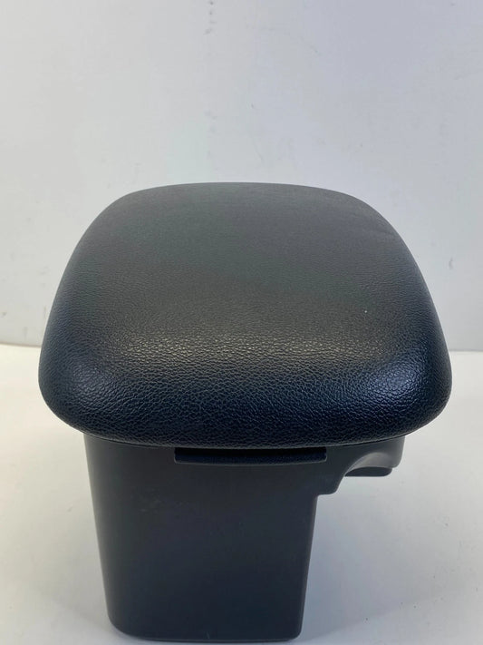 2010-2013 KIA SOUL CENTER CONSOLE ARMREST STORAGE BOX ASSEMBLY OEM AM00-30000200