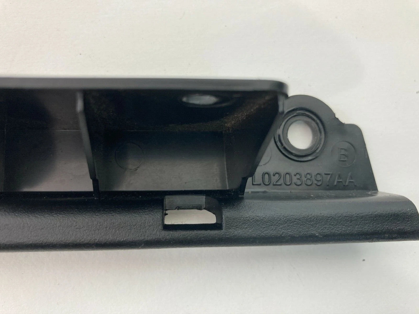 14-20 DODGE GRAND CARAVAN DASH RIGHT PASSENGER TRIM GARNISH APPLIQUE BRACKET