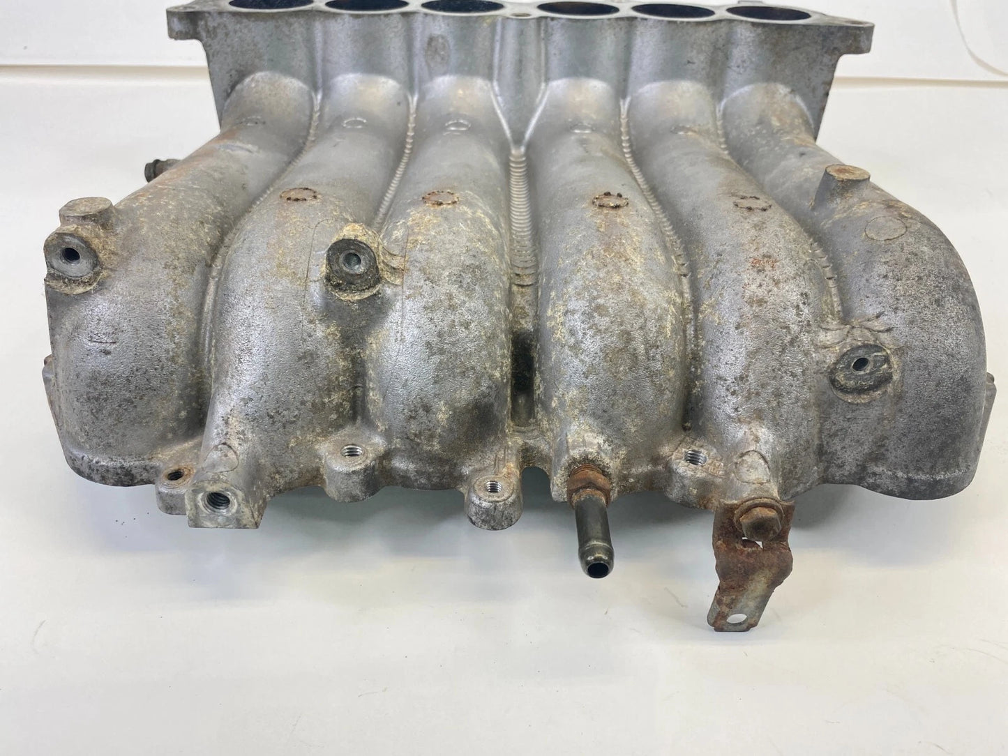 1996-2002 TOYOTA 4RUNNER 3.4L INTAKE MANIFOLD PLENUM INTERMEDIATE CONNECTOR OEM