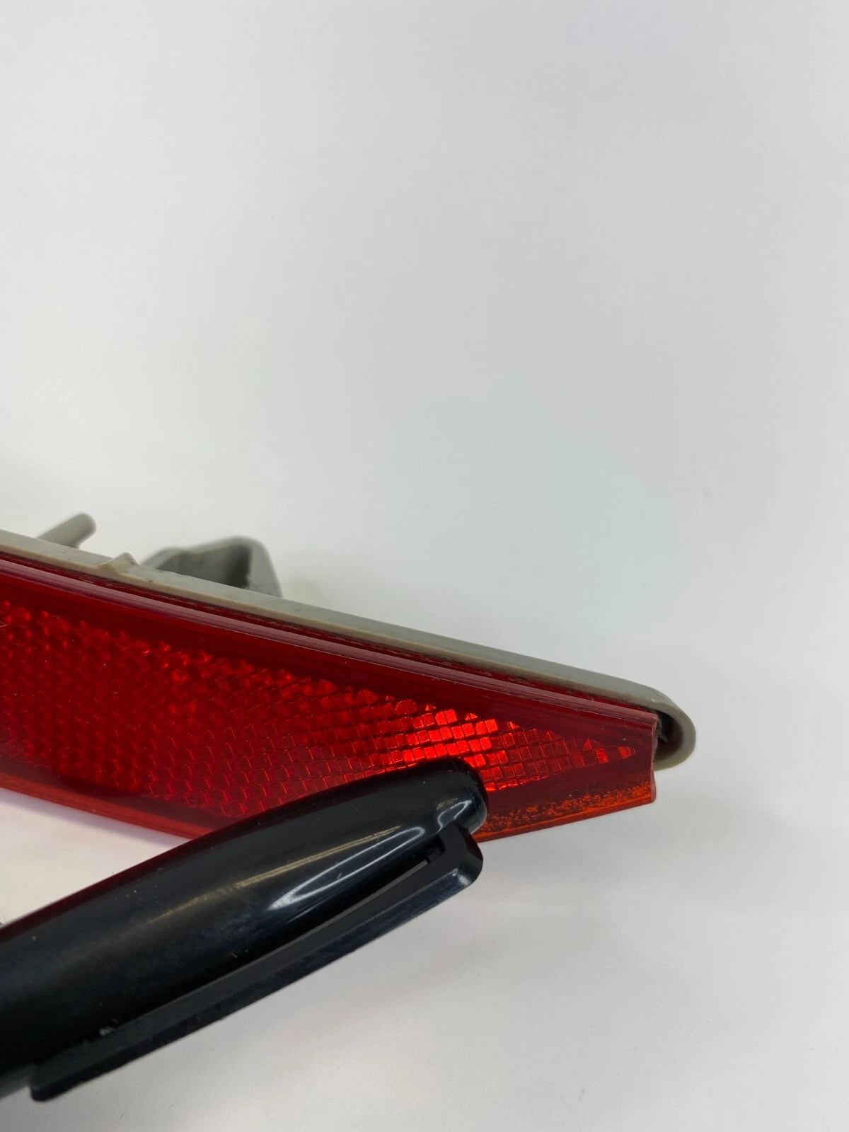 2009-2018 SUBARU FORESTER REAR BUMPER LEFT SIDE OUTER SIDE REFLECTOR LAMP 32303L