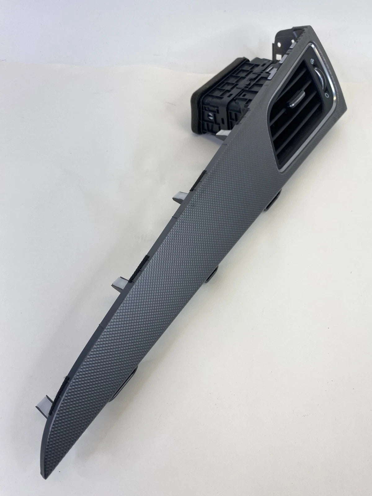 2015-2017 HYUNDAI SONATA DASH RIGHT PASSENGER PANEL BEZEL TRIM W/ AIR VENT OEM