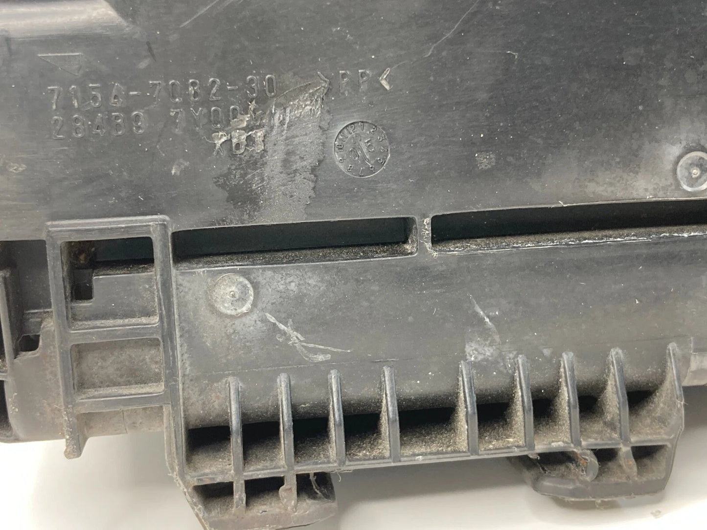 06-08 KIA OPTIMA 2.4L 16V UNDER HOOD FUSE RELAY BOX JUNCTION UNIT 284B9-7Y000