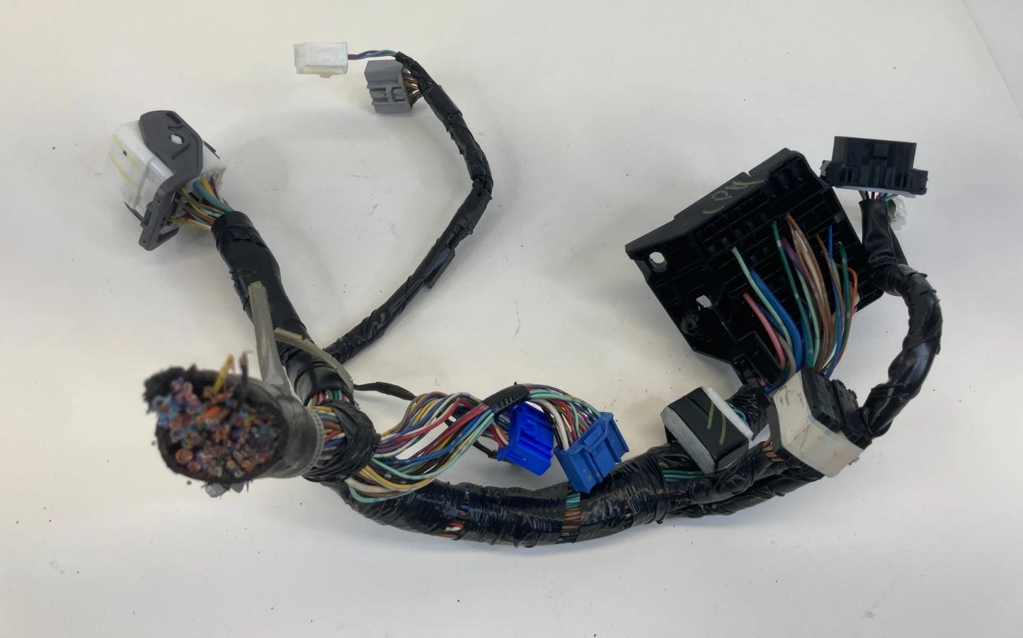 2011 2012 2013 MAZDA 3 MAZDA3 SMALL FUSE RELAY BOX FUSEBOX WIRING CABLE OEM