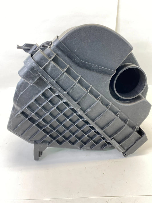 2016-2018 KIA SORENTO 2.4L L4 AIR INTAKE CLEANER FILTER HOUSING BOX 28100-C6100