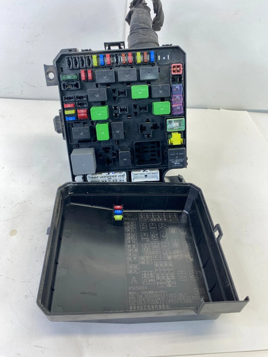 2010 2011 2012 MITSUBISHI OUTLANDER 2.4L CVT AWD ENGINE FUSE BOX OEM PR073-00000
