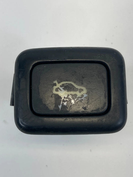 2003-2011 SAAB 9-3 93 SEDAN TRUNK LID LOCK OPEN RELEASE BUTTON SWITCH 12787917