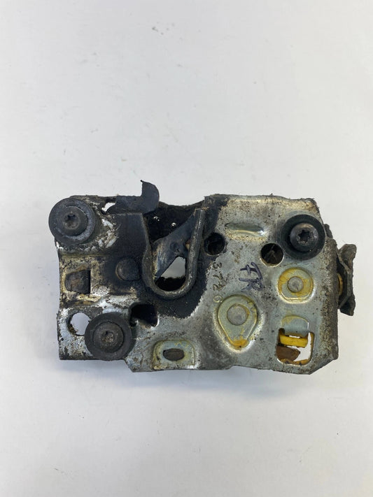 1999 2000 CADILLAC ESCALADE FRONT RIGHT PASSENGER DOOR LOCK LATCH ASSEMBLY FR RH