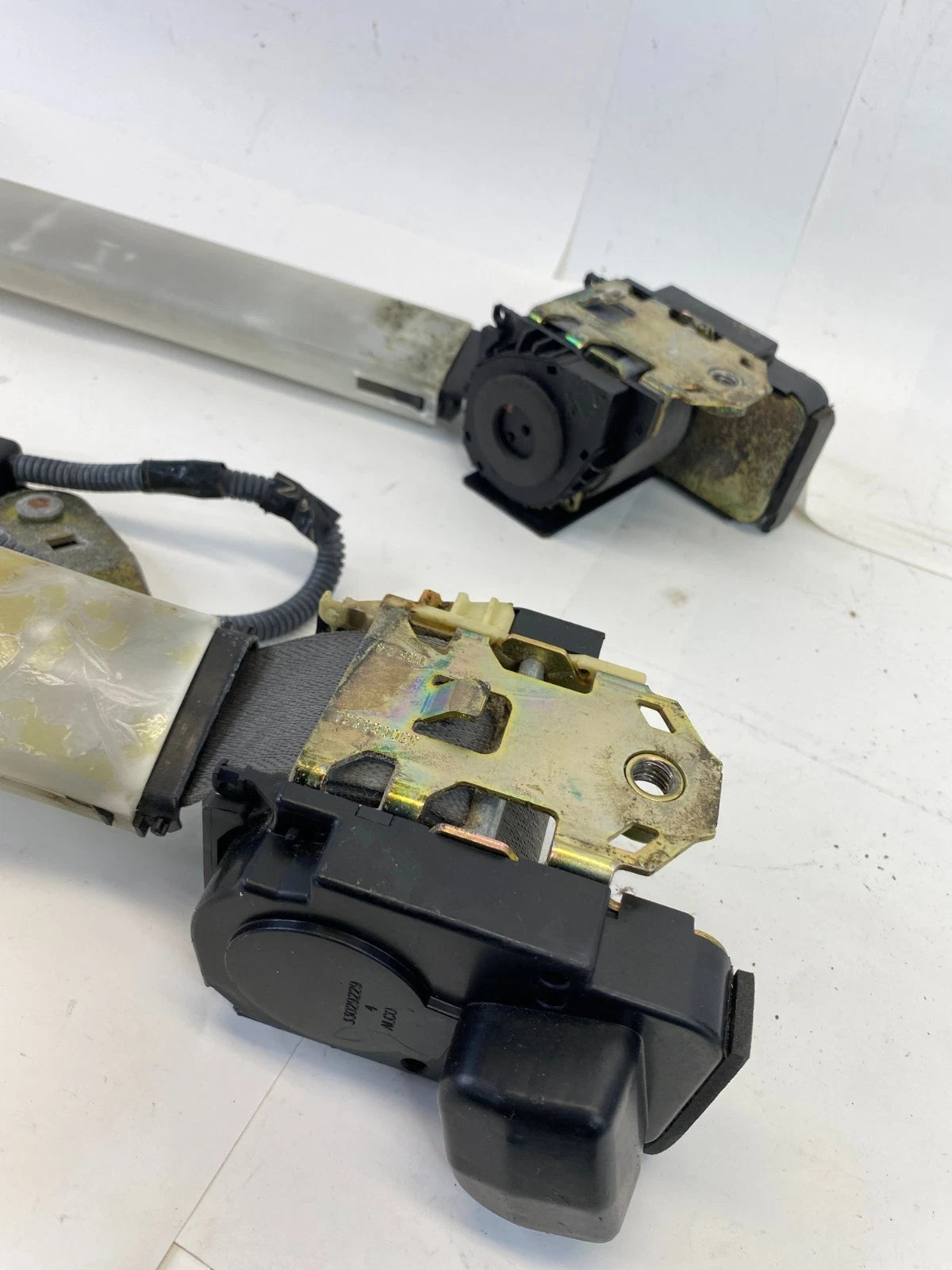 04 05 06 FORD F-150 F150 FRNT LEFT & RIGHT SIDE SEAT BELT RETRACTOR SET PAIR OEM