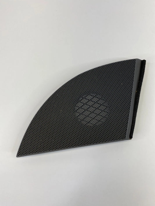 04-10 TOYOTA SIENNA UPPER DASH RIGHT SIDE SPEAKER TRIM GRILL COVER 55473-AE010