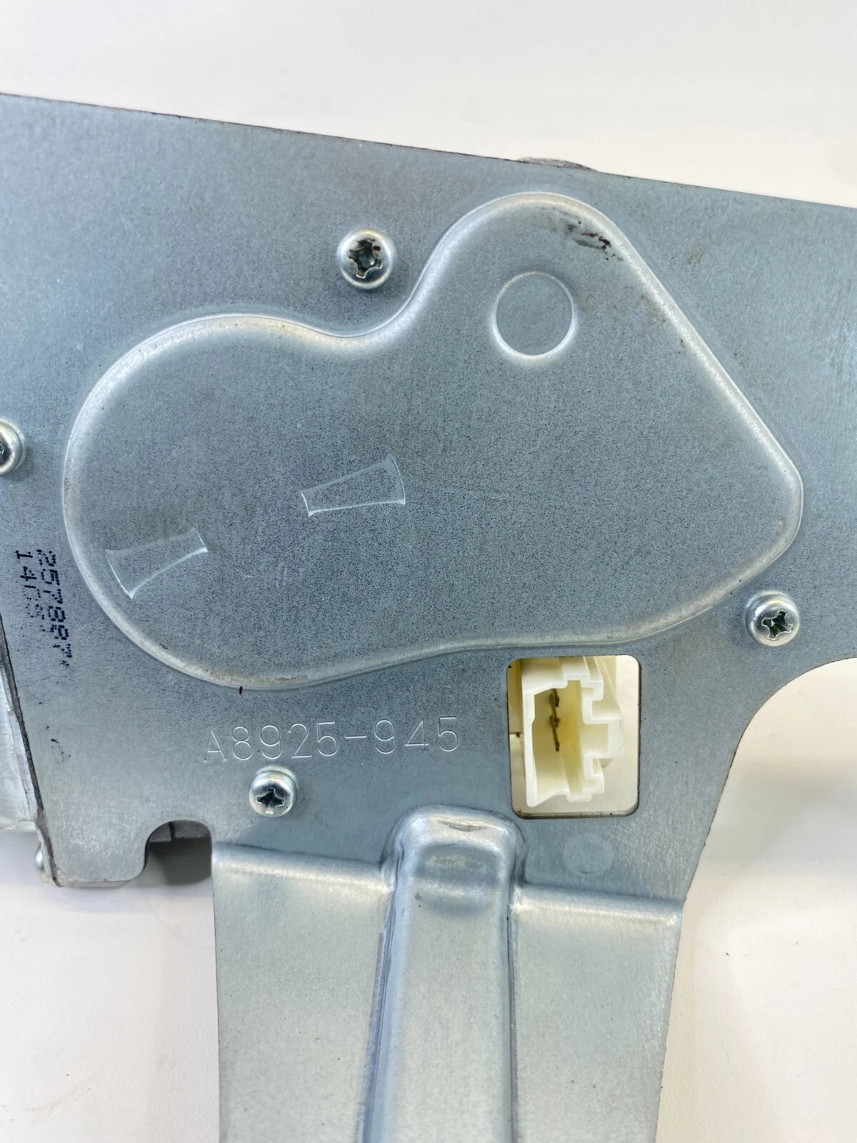 10 11 12 13 14 15 16 17 CHEVROLET EQUINOX REAR WINDSHIELD WIPER MOTOR A8925-945