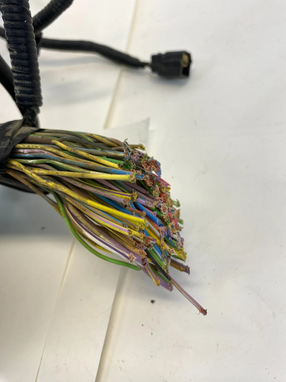 11-15 FORD EXPLORER 3.7L ENGINE FUSE RELAY BOX COMPARTMENT BT4T-14A003-AA OEM