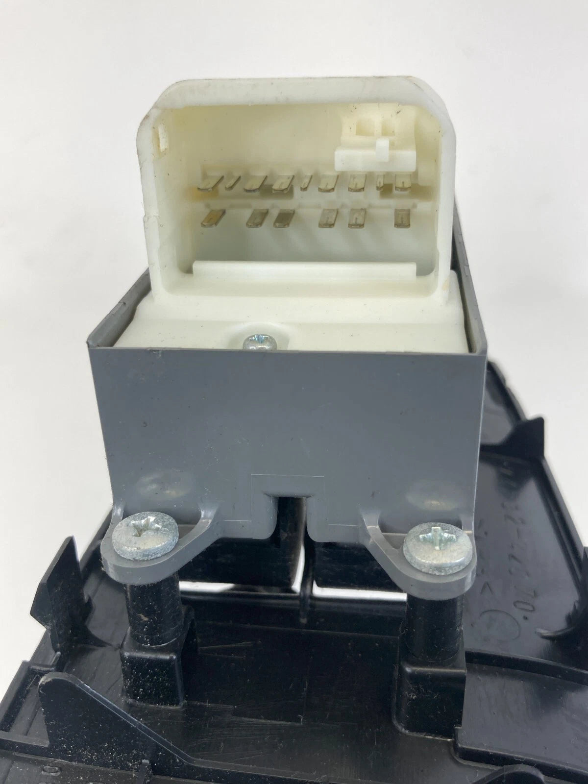 2006-2012 TOYOTA RAV4 FRONT LEFT DRIVER MASTER WINDOW SWITCH & BEZEL 74232-42070