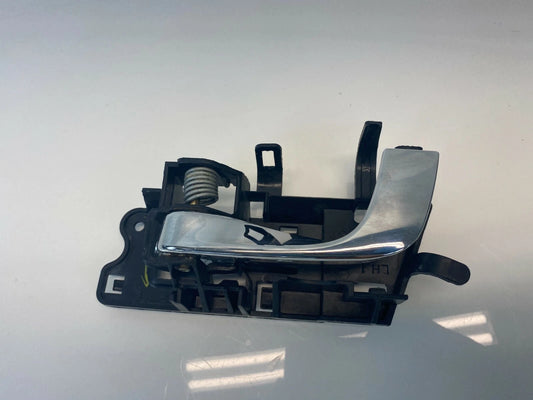 2003-2007 CADILLAC CTS FRONT LEFT DRIVER INTERIOR INNER DOOR HANDLE 25707889 OEM