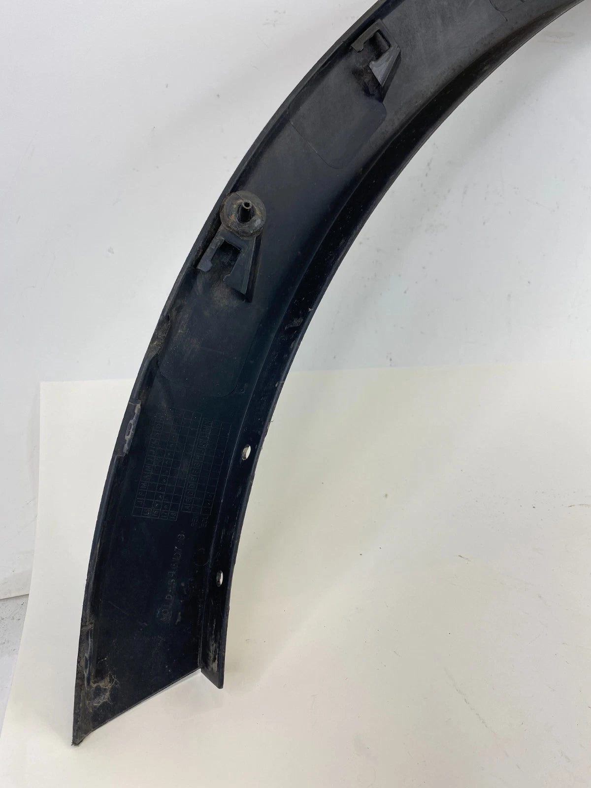 2013-2019 FORD INTERCEPTOR UTILITY REAR LEFT SIDE QUARTER WHEEL MOLDING TRIM